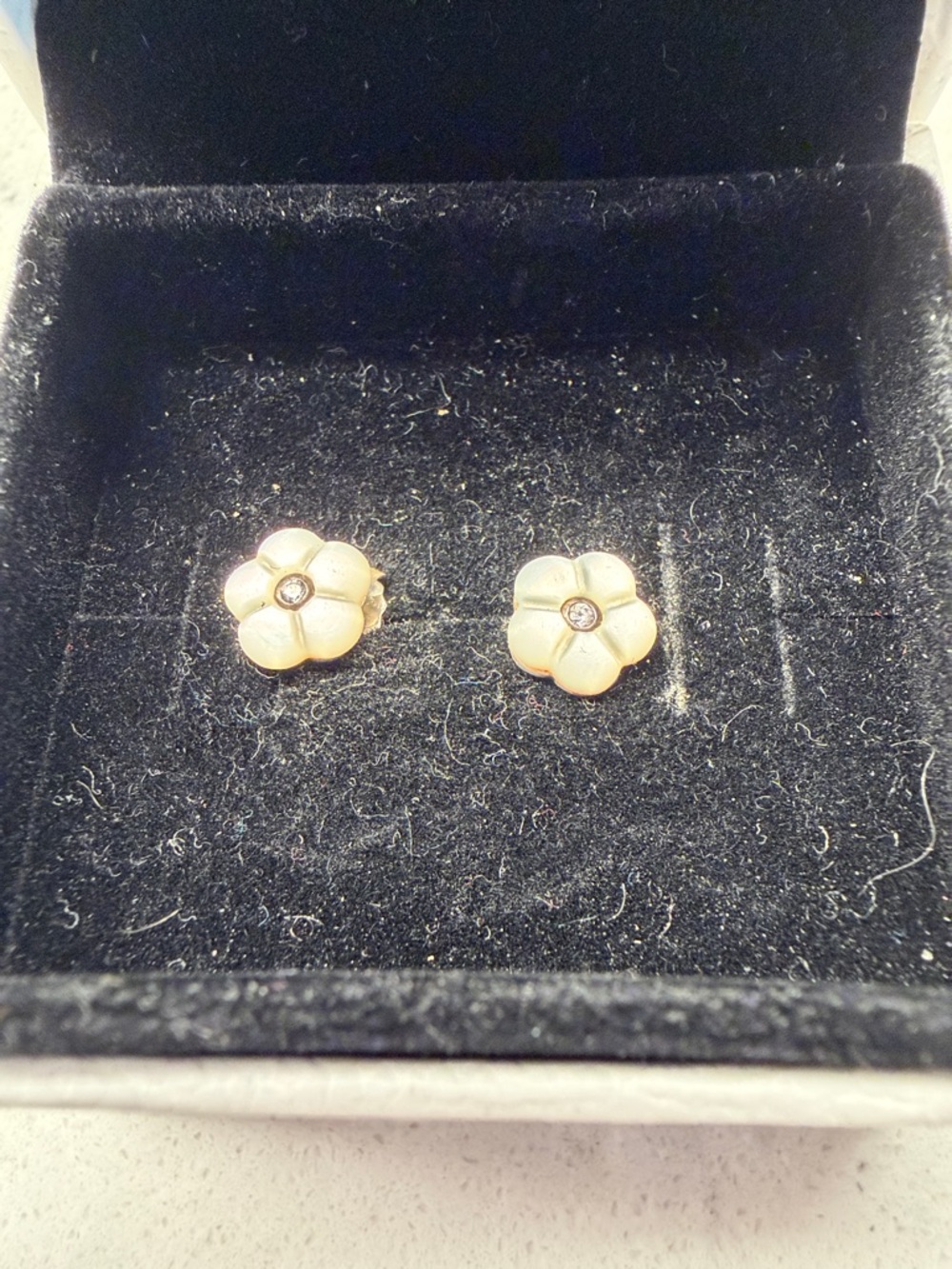 Pandora White Flower Stud Earrings with Silver Centers - Picture 2 of 4